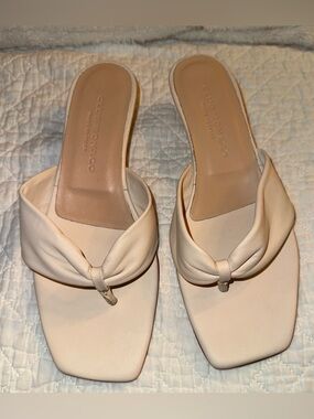 VINTAGE Club Monaco Kitten Heels in Creamy-Blush Pink||Size 7
